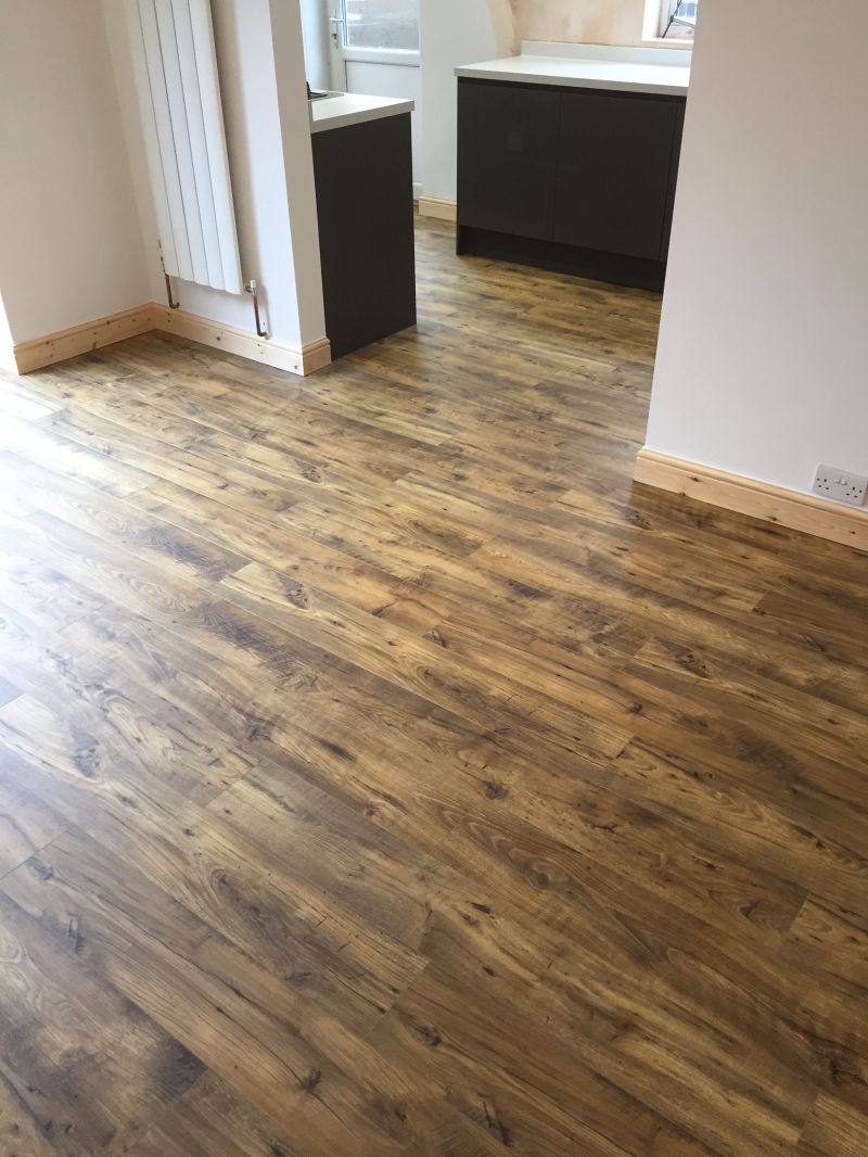 Howdens chestnut vinyl Click Flooring: Swipe To View More Images